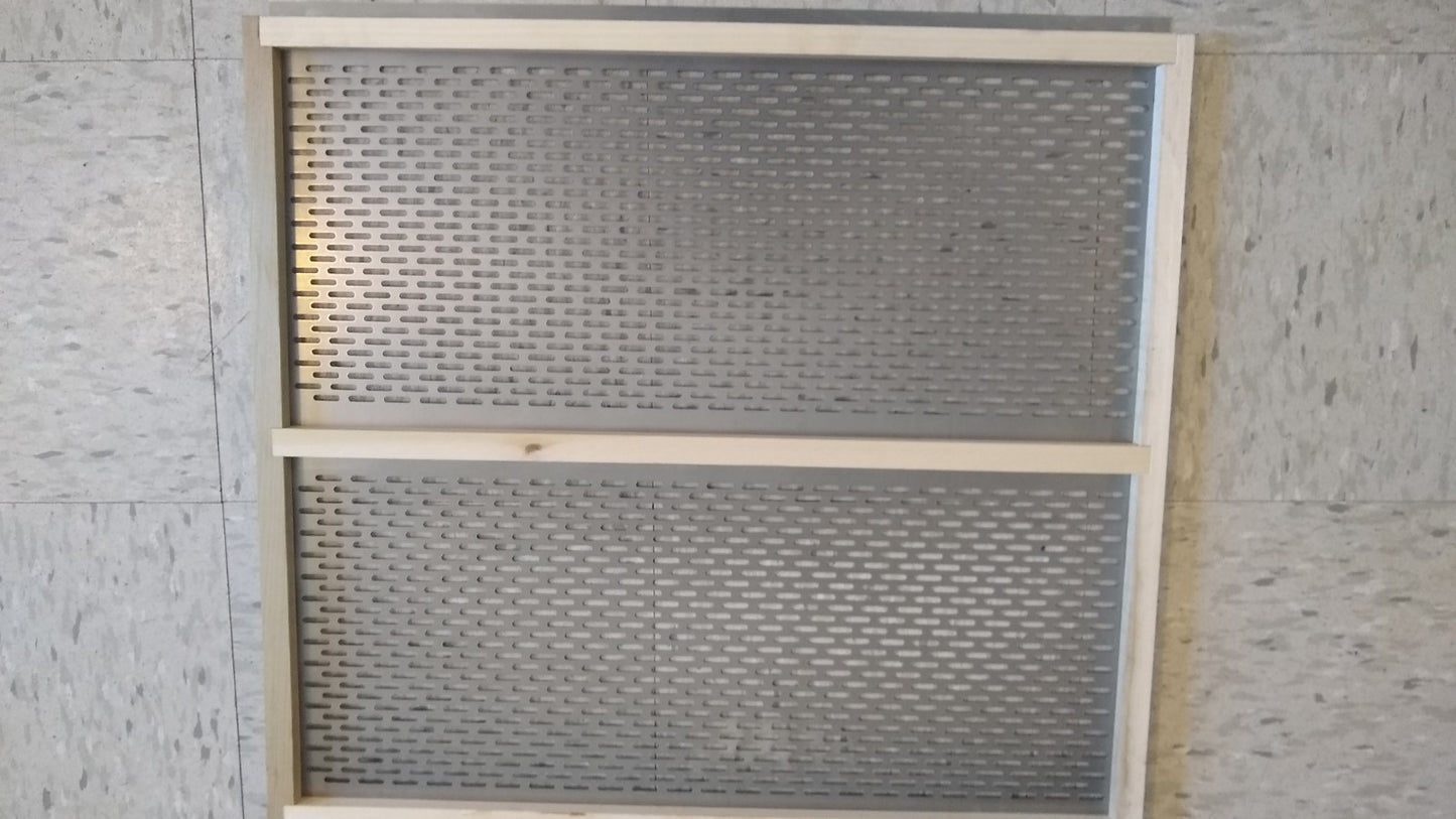 Clipper M2B & Eliminator screen - 24.5" x 22.25" with CROSS SLOTTED holes